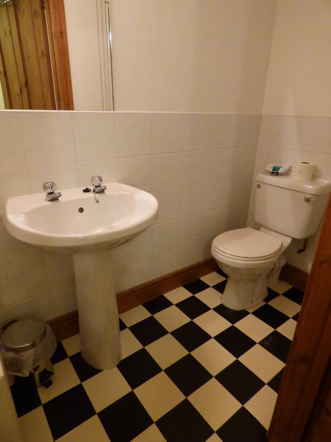The Belted Will Inn Farlam Zewnętrze zdjęcie